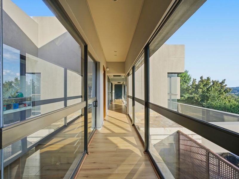 Luxury Masterpiece Designed By  Nico van der Meulen - Photo 9