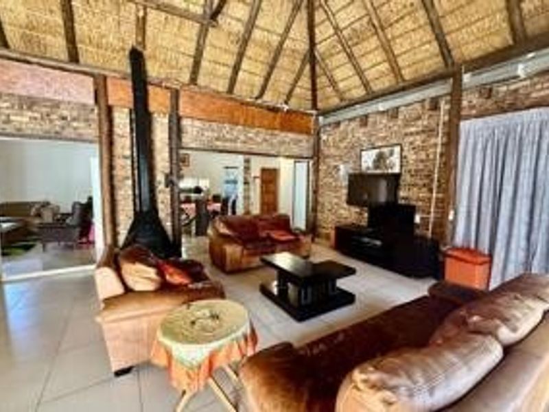 House For Sale in Theresapark, Akasia - Photo 3