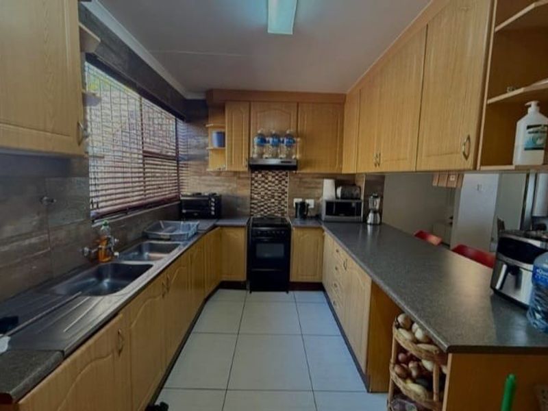 House For Sale in Theresapark, Akasia - Photo 2