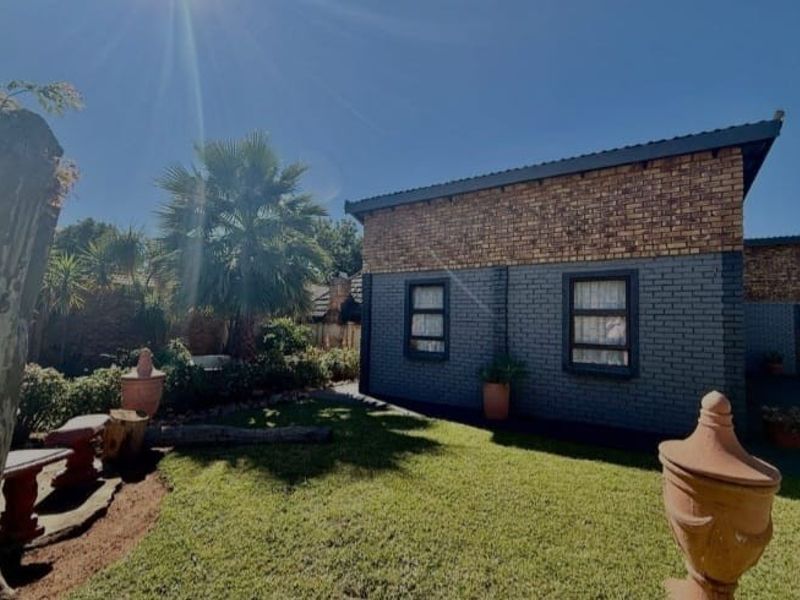 House For Sale in Theresapark, Akasia - Photo 10