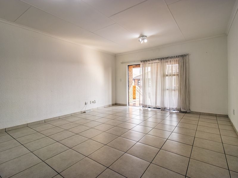 Lovely First Floor Family Townhouse - Photo 4
