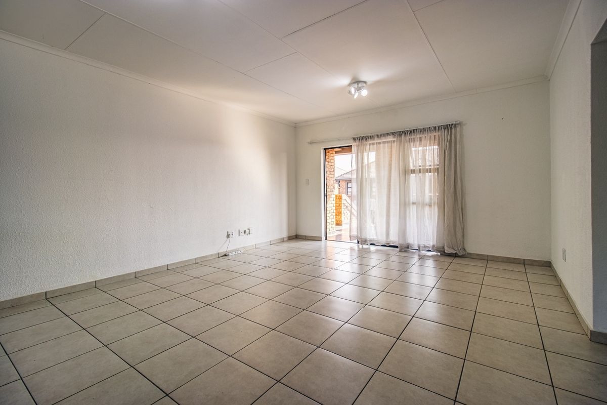 Lovely First Floor Family Townhouse - Photo 4