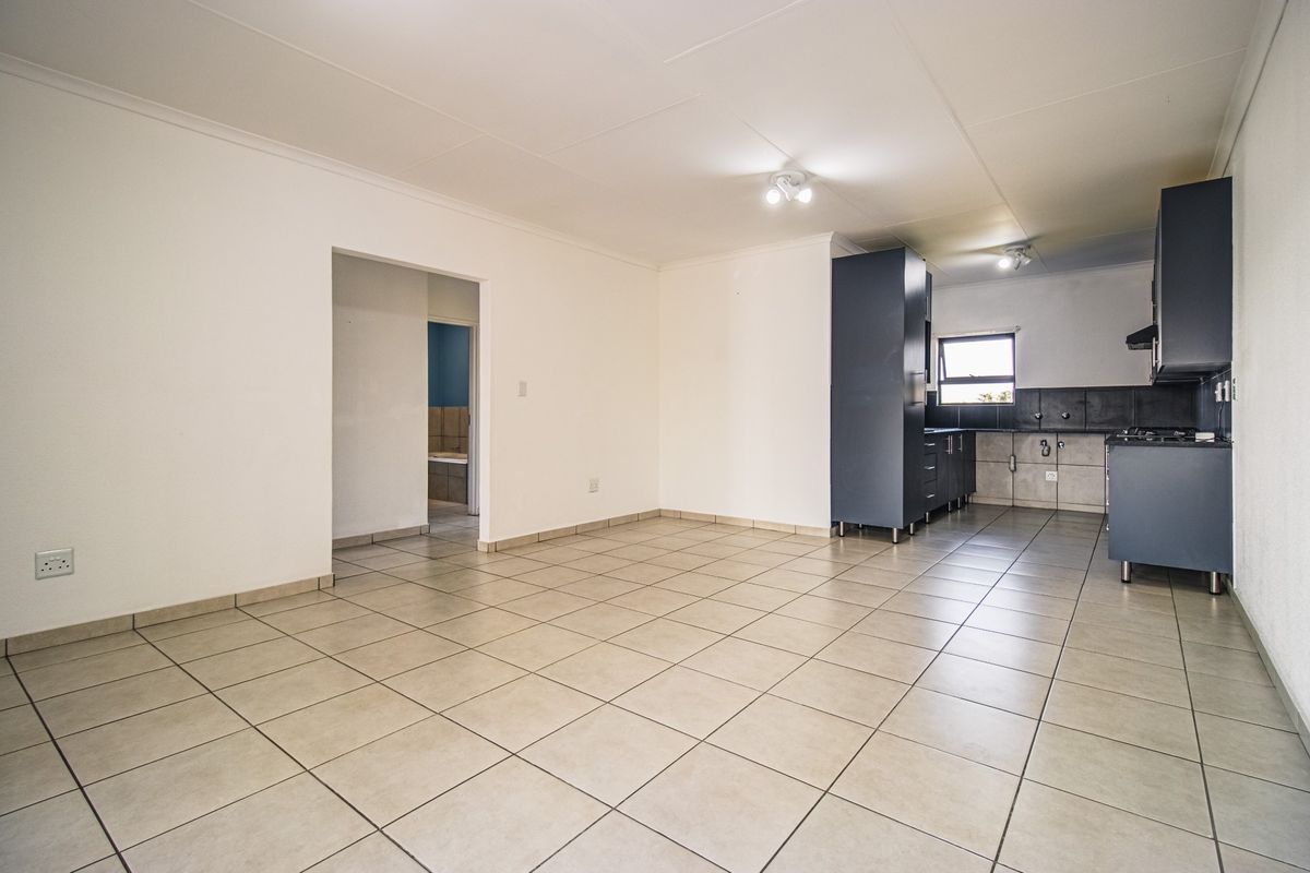 Lovely First Floor Family Townhouse - Photo 5