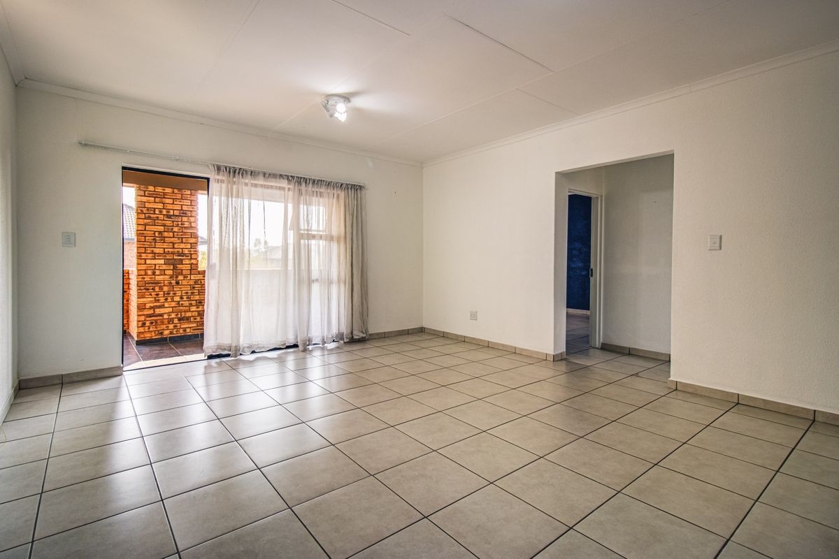 Lovely First Floor Family Townhouse - Photo 3