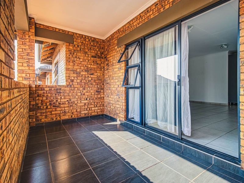 Lovely First Floor Family Townhouse - Photo 2