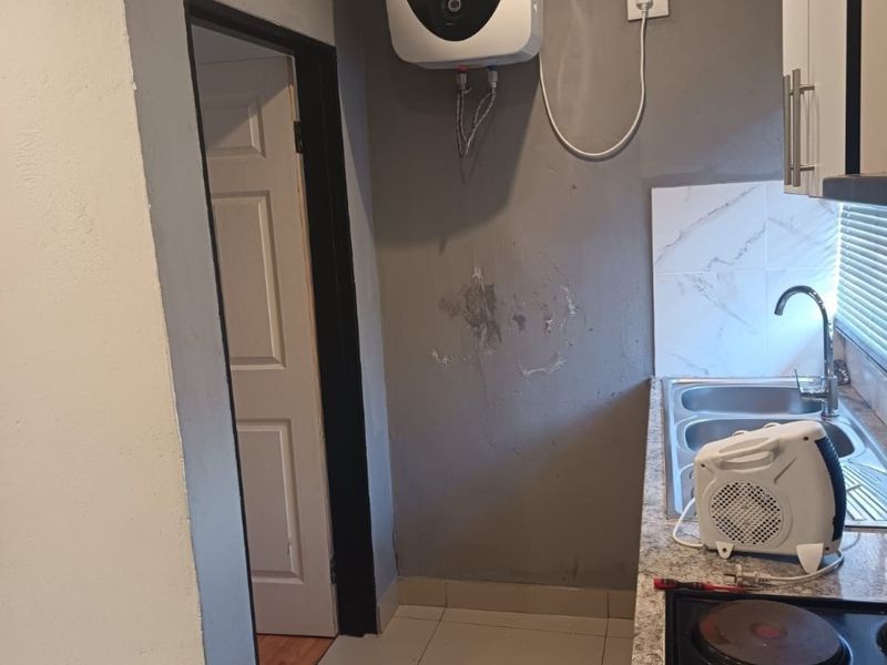 Cottage To Rent in Norkem Park, Kempton Park - Photo 7