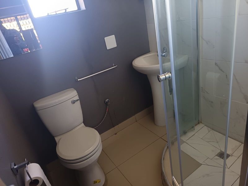 Cottage To Rent in Norkem Park, Kempton Park - Photo 6