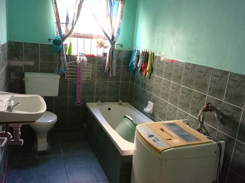 3 Bedroom Home for Sale in Delft South - Photo 10