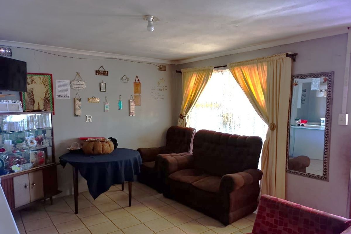 3 Bedroom Home for Sale in Delft South - Photo 3