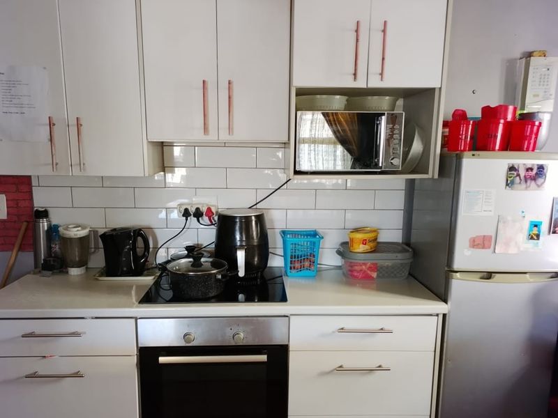 3 Bedroom Home for Sale in Delft South - Photo 5