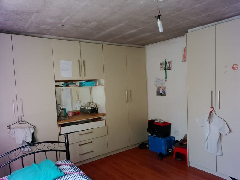 3 Bedroom Home for Sale in Delft South - Photo 8