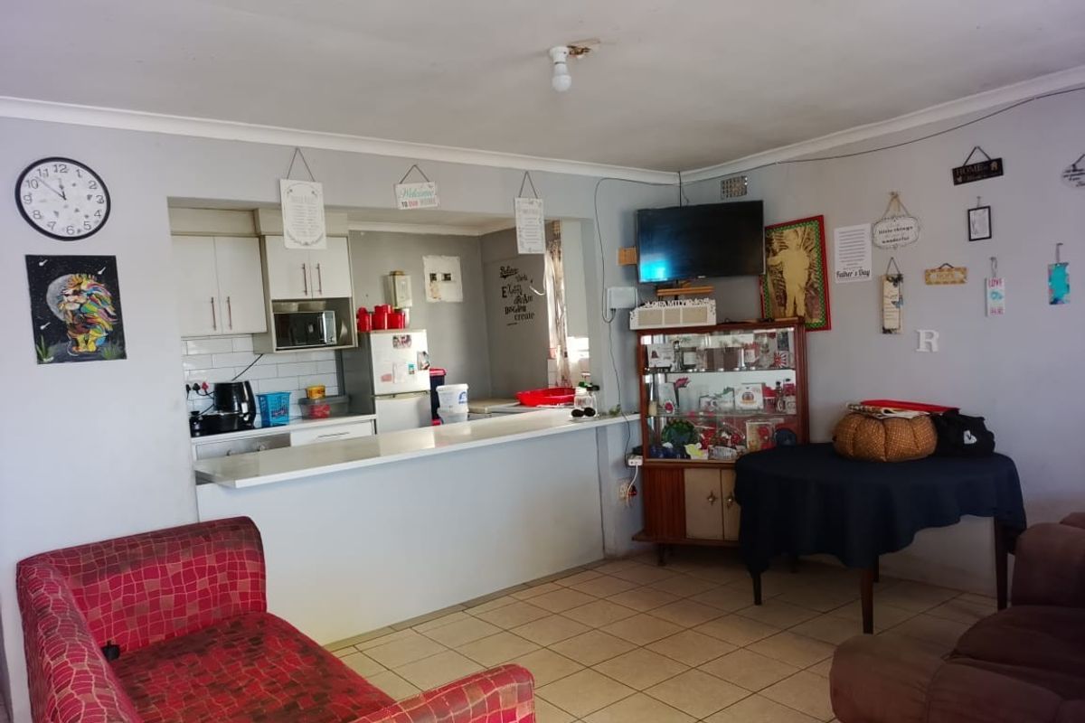 3 Bedroom Home for Sale in Delft South - Photo 4