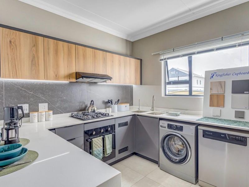 Apartment To Rent in Glen Austin AH, Midrand - Photo 2