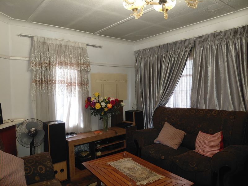 House For Sale in Dube, Soweto - Photo 2
