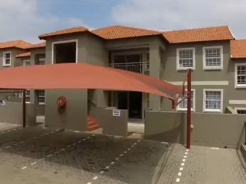 R670k 2bed 2 bath Town house Apartment For Sale in Rynfield, Benoni - Photo 1