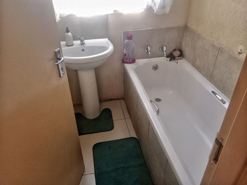 House For Sale in Soshanguve VV, Soshanguve East - Photo 10