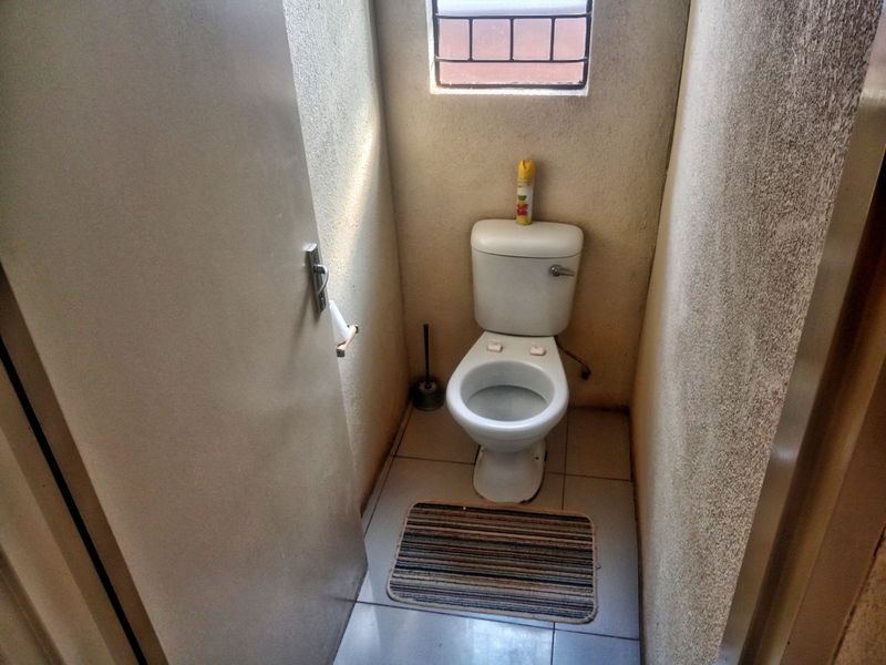 House For Sale in Soshanguve VV, Soshanguve East - Photo 9