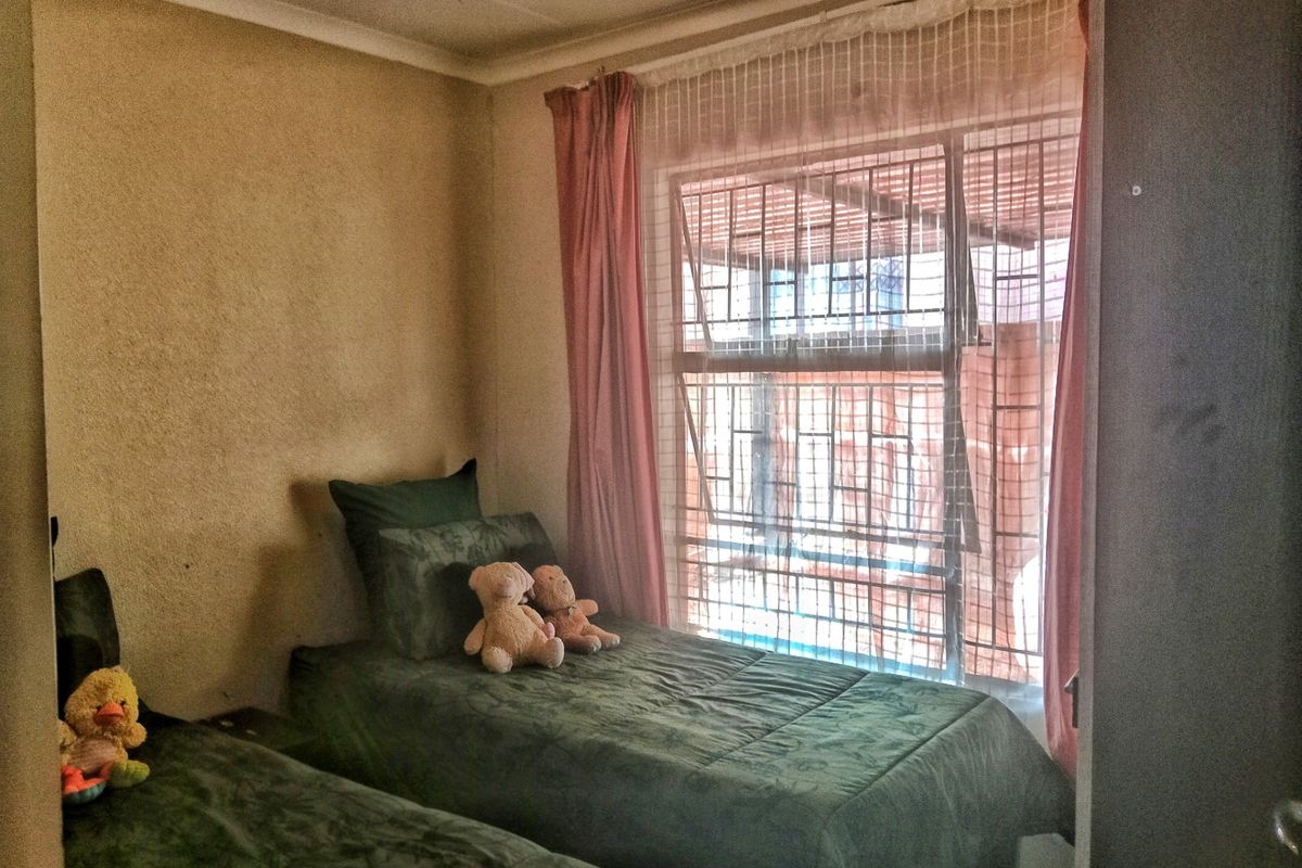House For Sale in Soshanguve VV, Soshanguve East - Photo 5