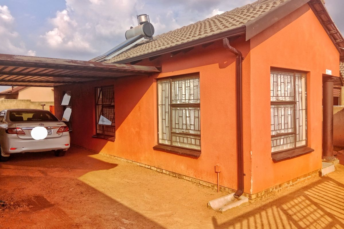 House For Sale in Soshanguve VV, Soshanguve East - Photo 2