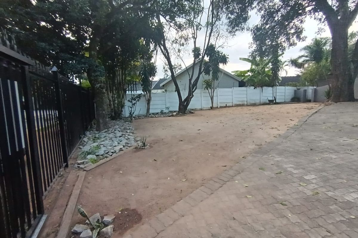 5 Bedroom,3 Bathroom House For Sale in West Acres, Nelspruit - Photo 3
