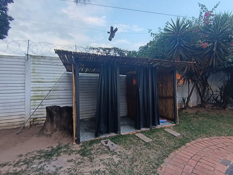 5 Bedroom,3 Bathroom House For Sale in West Acres, Nelspruit - Photo 9