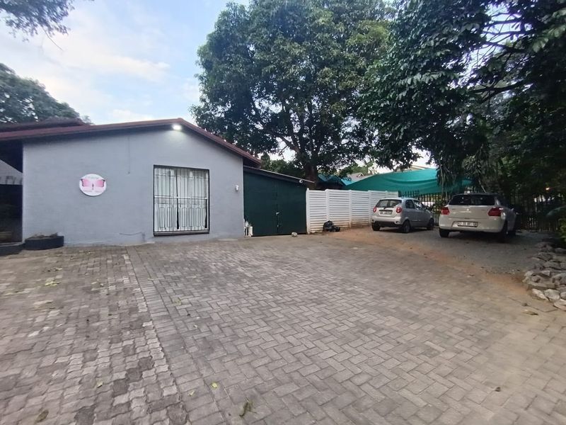 5 Bedroom,3 Bathroom House For Sale in West Acres, Nelspruit - Photo 7