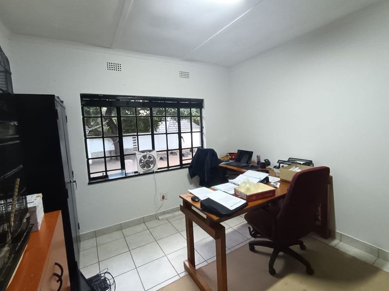 5 Bedroom,3 Bathroom House For Sale in West Acres, Nelspruit - Photo 4