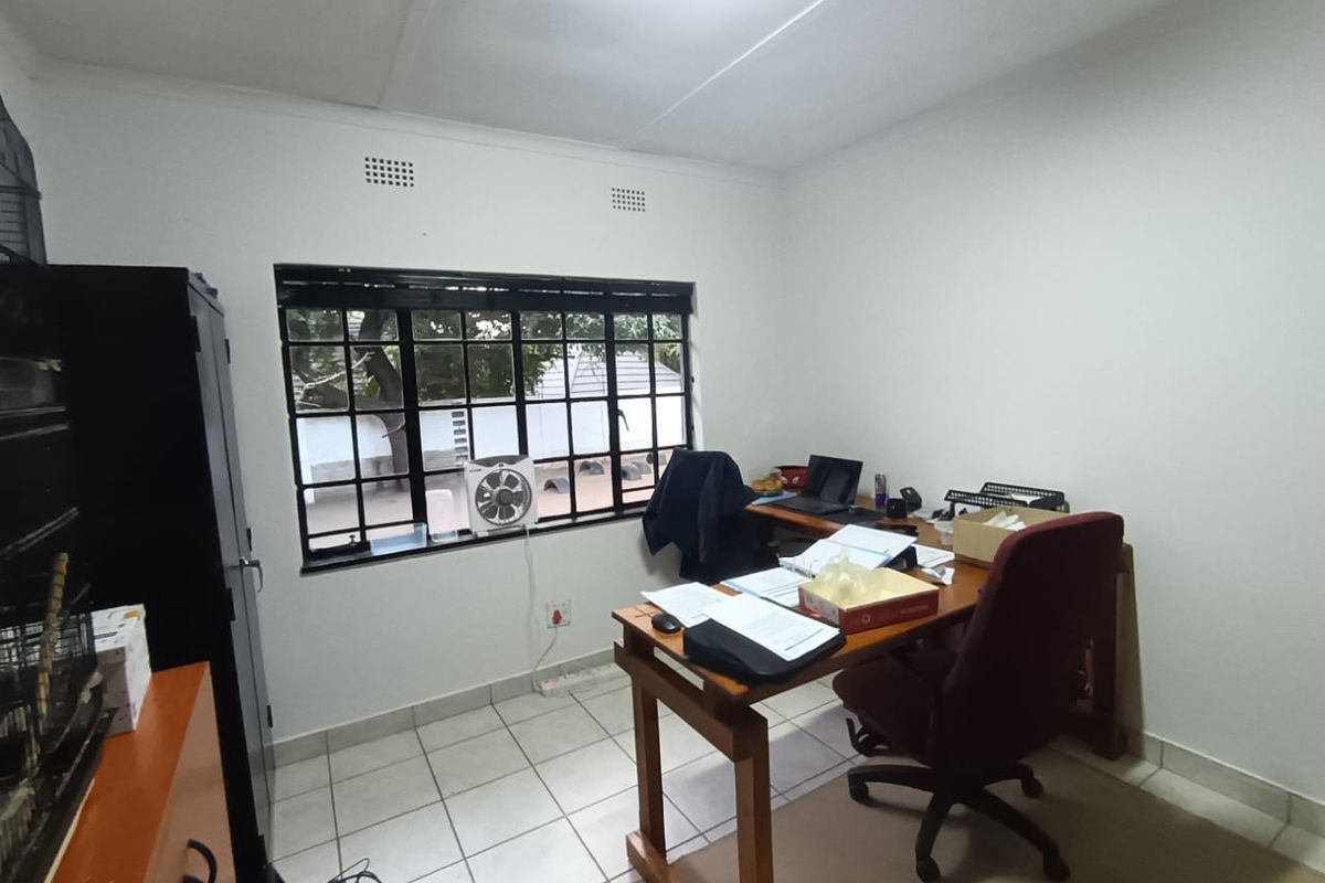 5 Bedroom,3 Bathroom House For Sale in West Acres, Nelspruit - Photo 4