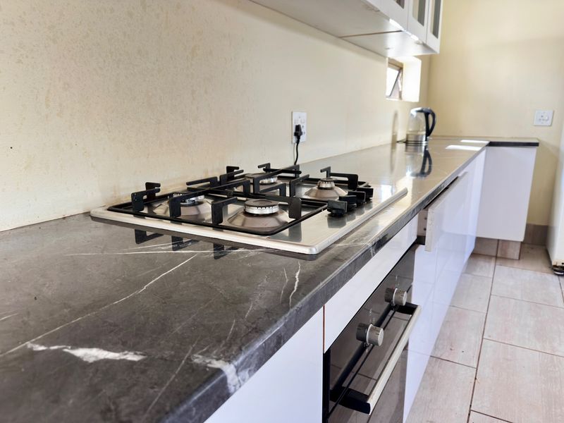 House For Sale in Val De Grace, Pretoria - Photo 8