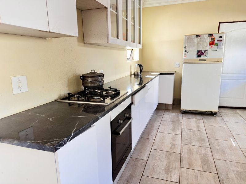 House For Sale in Val De Grace, Pretoria - Photo 5