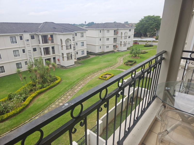 Modern and beautifully appointed upstairs 2 Bedroom 1 Bath Apartment For Sale in Summerset, Midrand - Photo 3