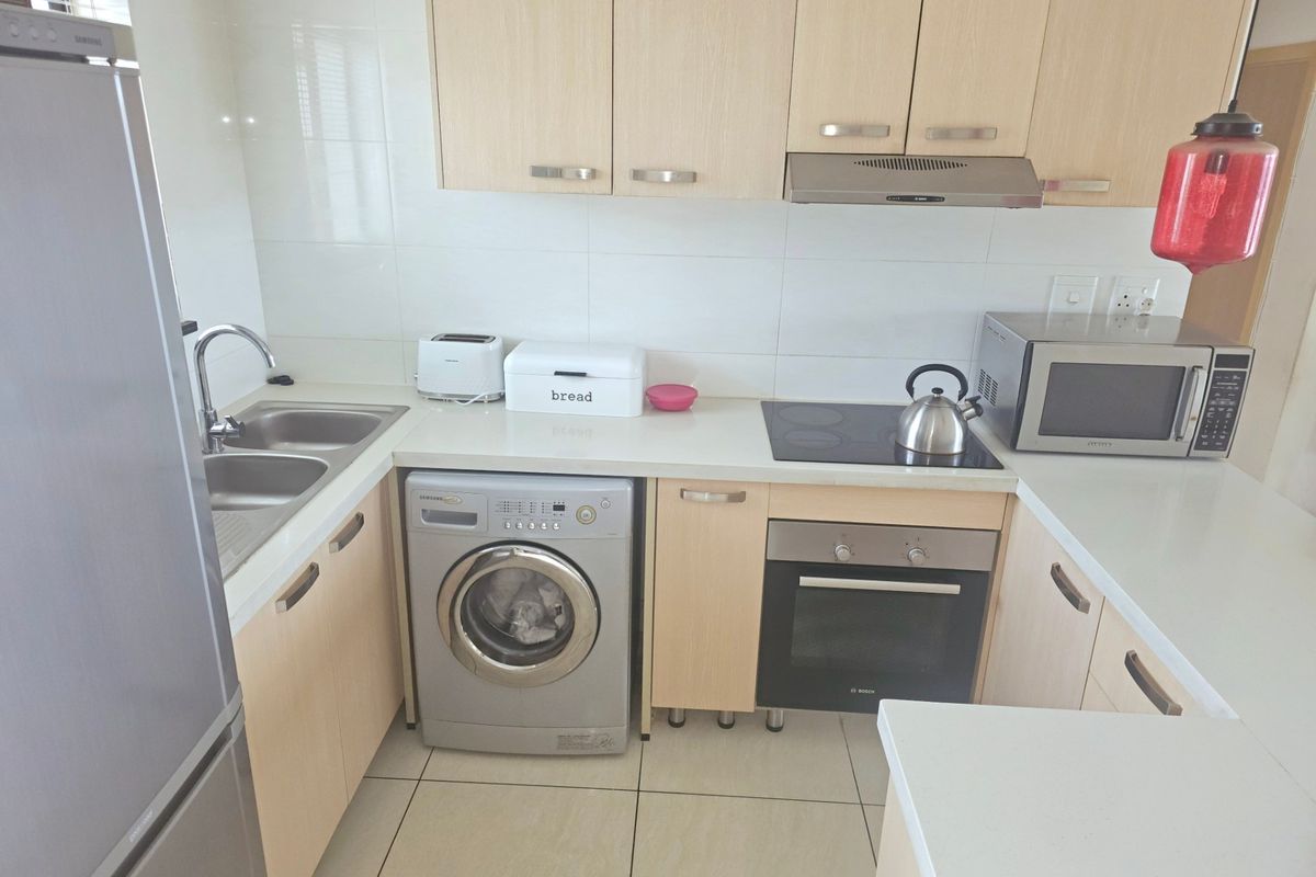 Modern and beautifully appointed upstairs 2 Bedroom 1 Bath Apartment For Sale in Summerset, Midrand - Photo 4