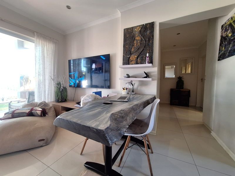 Ground Floor 2 Bed 2 Bath with Dam Views in Sheffield Manor Estate - Photo 7