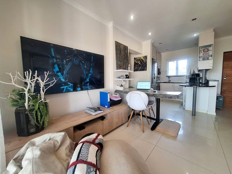 Ground Floor 2 Bed 2 Bath with Dam Views in Sheffield Manor Estate - Photo 6