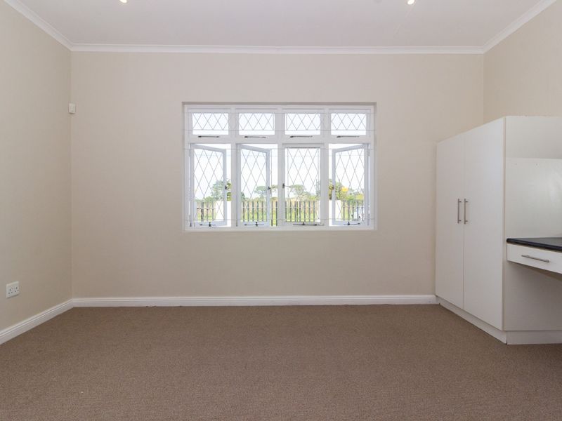 Freshly Renovated 150 sqm Office Space To Let in Mill Park - Photo 10