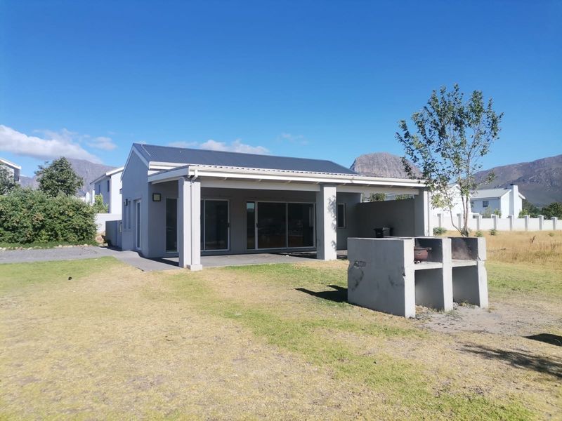 Modern 1 Bedroom Apartment Under Offer in La Vie Estate in Paarl - Photo 10
