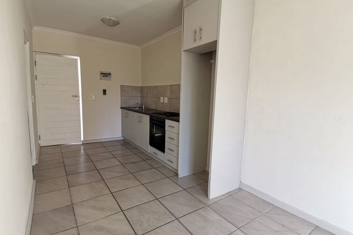 Modern 1 Bedroom Apartment for sale in La Vie Estate in Paarl - Photo 4