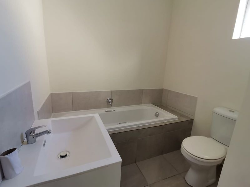 Modern 1 Bedroom Apartment for sale in La Vie Estate in Paarl - Photo 9