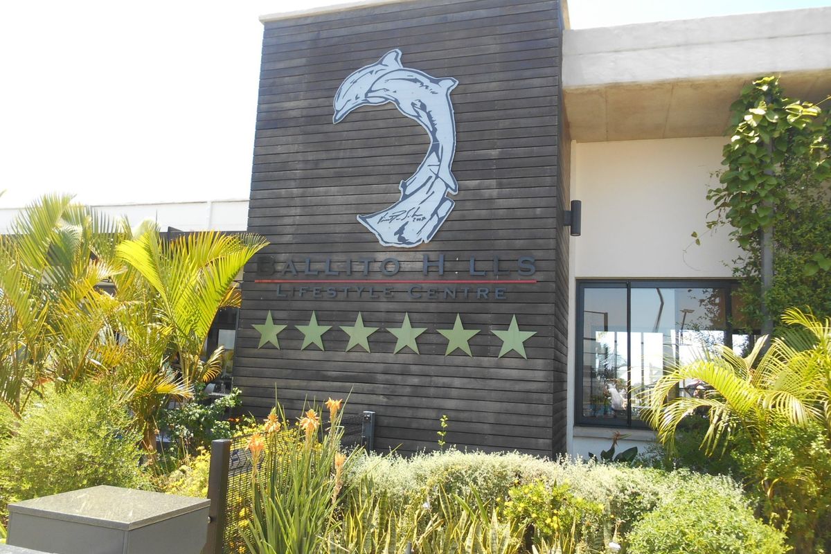 Modern 1 Bedroom Apartment with Balcony and Built-in Braai in Lifestyle Estate - Photo 2