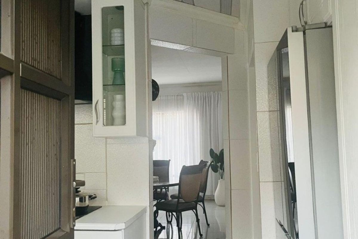 3 Bedroom House For Sale in Sebokeng Zone 10, Sebokeng - Photo 3