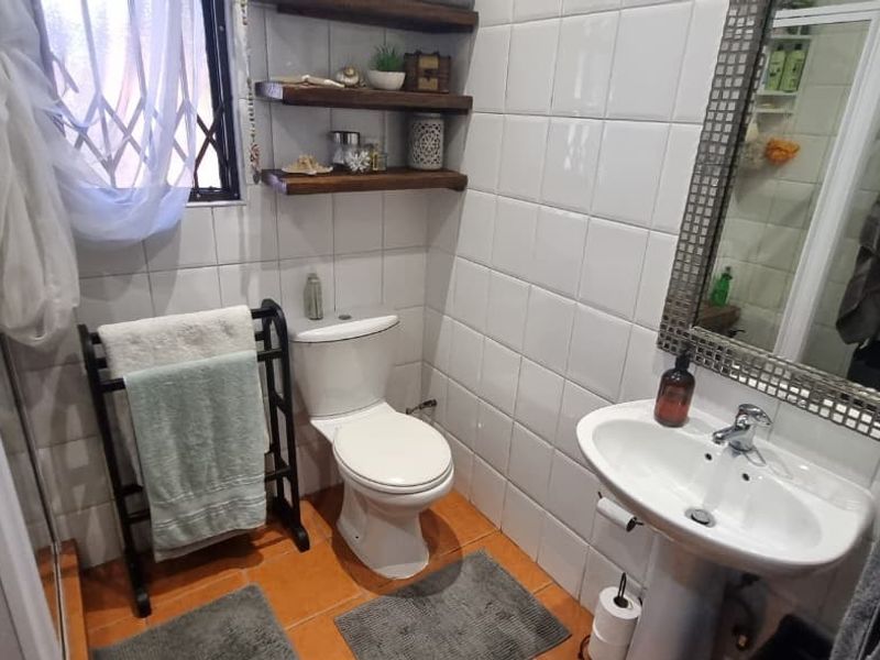 Spacious Family Living with Flatlet with  Entertainment Appeal in Dalpark - Photo 9