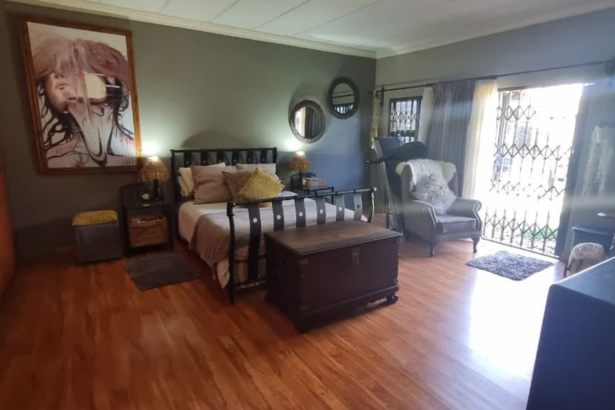 Spacious Family Living with Flatlet with  Entertainment Appeal in Dalpark - Photo 4