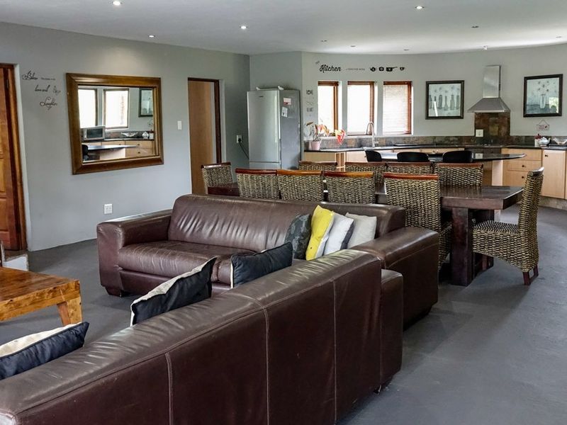 Seven Bedroom house in Big 5 Mabalingwe Cyferfontein - Fully Furnished - Photo 7