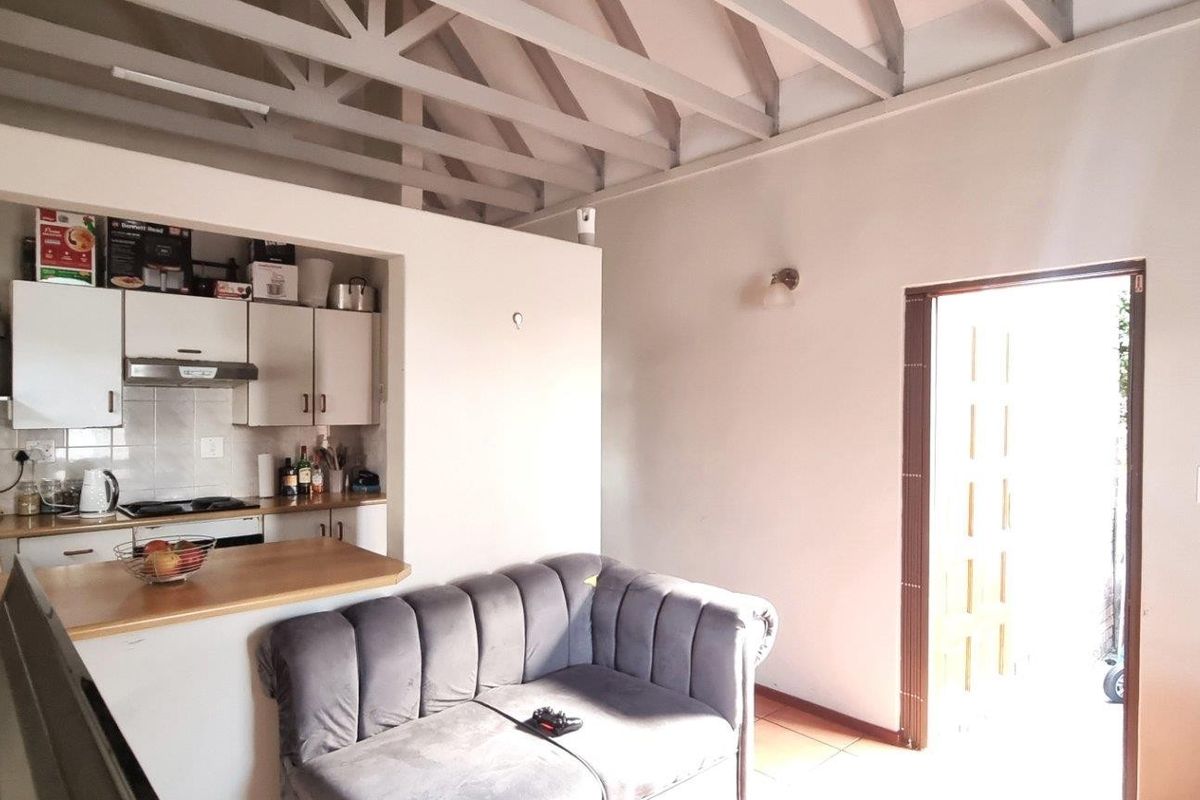 Townhouse For Sale in Glen Marais, Kempton Park - Photo 4