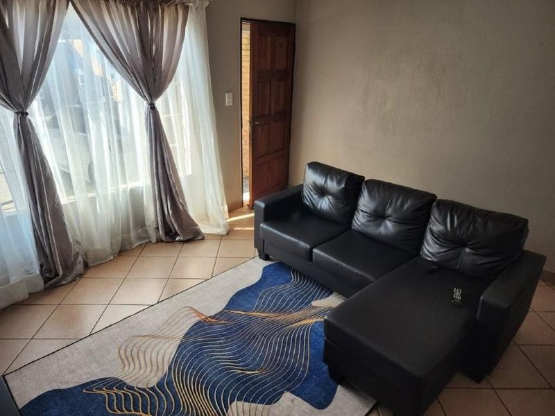 Townhouse For Sale in Elspark, Germiston - Photo 7