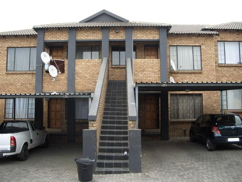 Townhouse For Sale in Elspark, Germiston - Photo 2