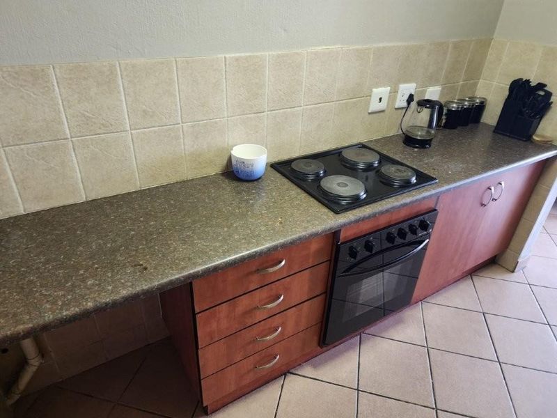 Townhouse For Sale in Elspark, Germiston - Photo 8