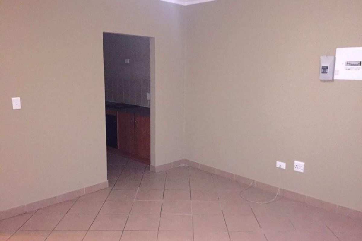 Apartment For Sale in Elspark, Germiston - Photo 4