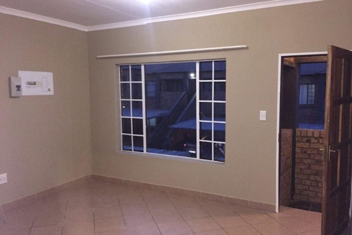 Apartment For Sale in Elspark, Germiston - Photo 3
