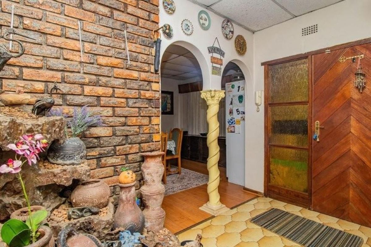 House For Sale in Bonaero Park, Kempton Park - Photo 2